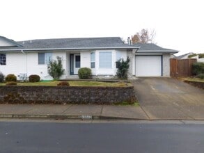 Building Photo - 5351 Landon St SE