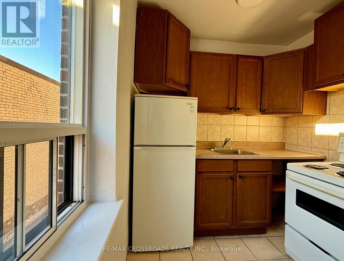 Photo du bâtiment - 2770 Yonge St