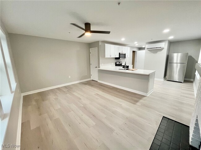 Foto del edificio - 12381 Cedar Rd