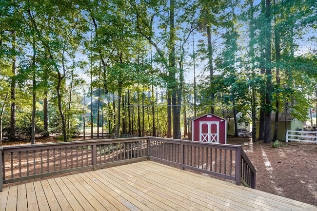 Building Photo - Spacious 3-Bed, 2.5-Bath Single Family Home with Modern Finishes & Back Deck