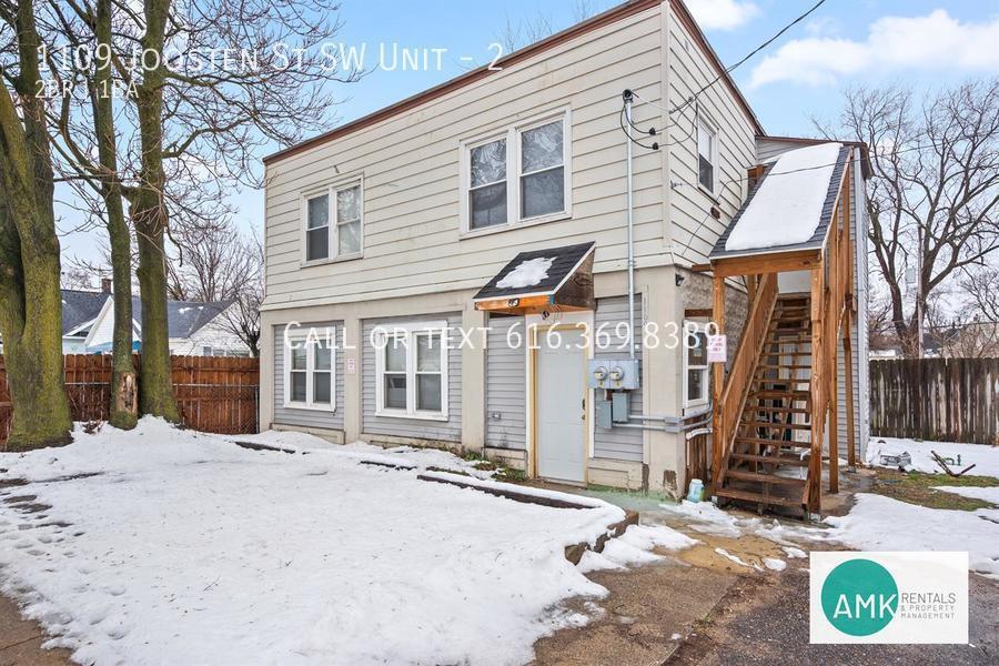 1109 Joosten St SW Unit 2, Wyoming, MI 49509 Room for Rent in Wyoming