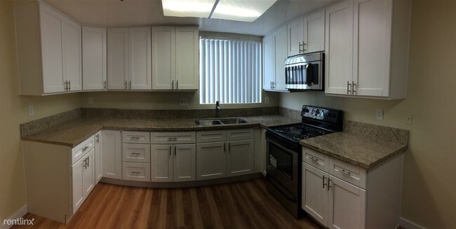 Building Photo - 8560 Oleander Ave