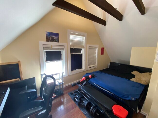 Foto del edificio - 381 Highland Ave