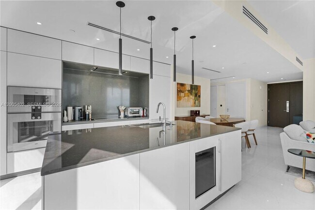 Foto del edificio - 300 Biscayne Blvd Way