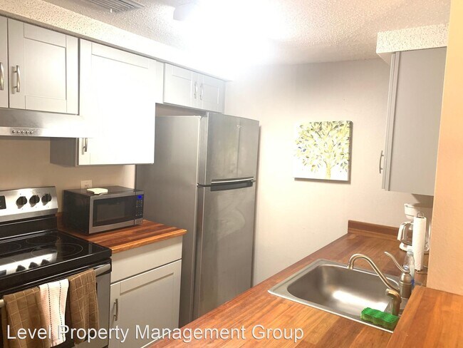 Foto del edificio - 1 br, 1 bath House - 106 Golf Terrace