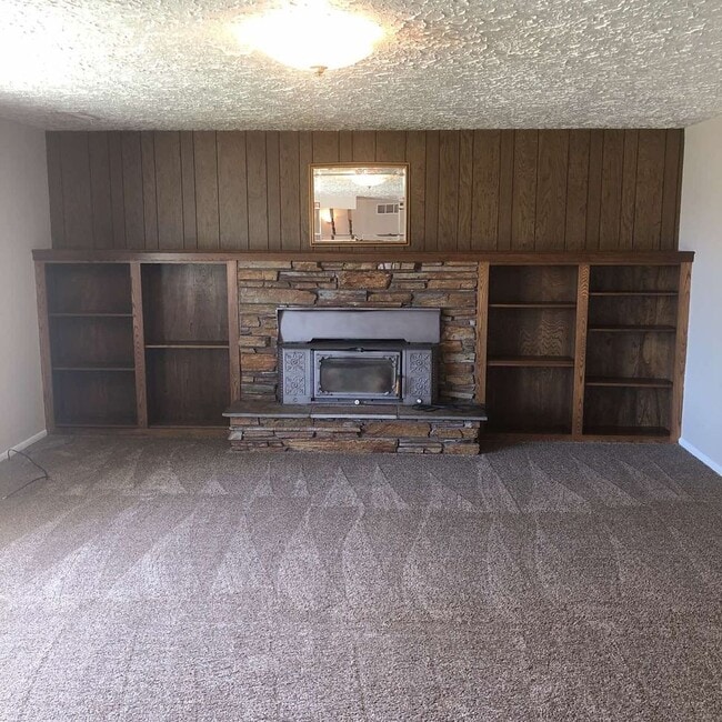 Building Photo - Beautiful Home in an Excellent Location!