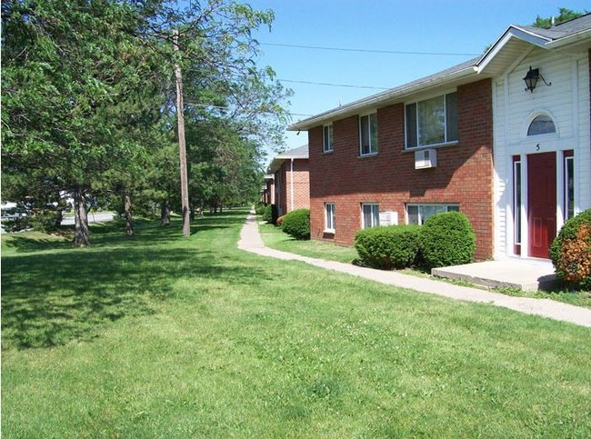 Building Photo - Poplar Gardens