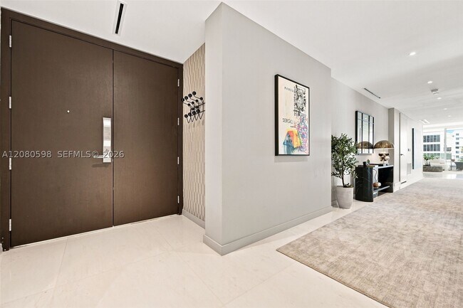 Building Photo - 300 Biscayne Blvd