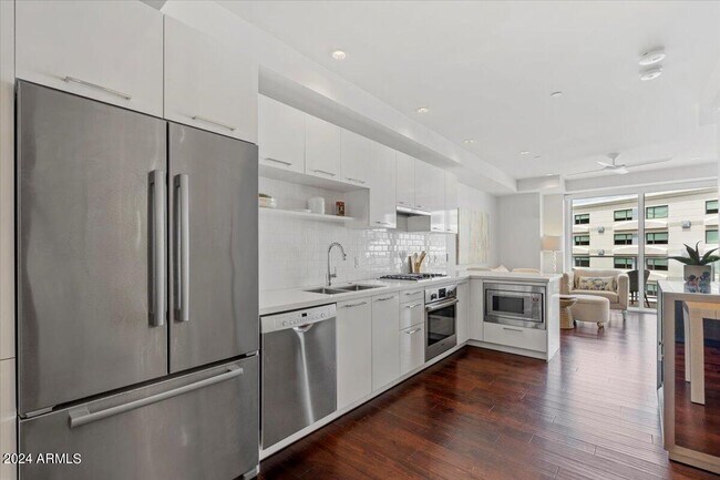 Building Photo - 4422 N 75th St