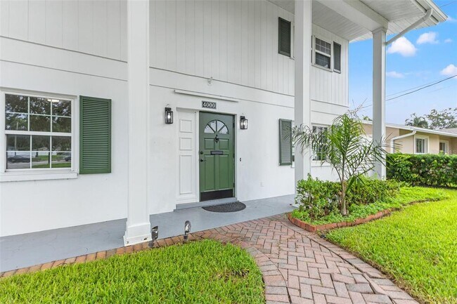 Building Photo - 4000 14th Way NE