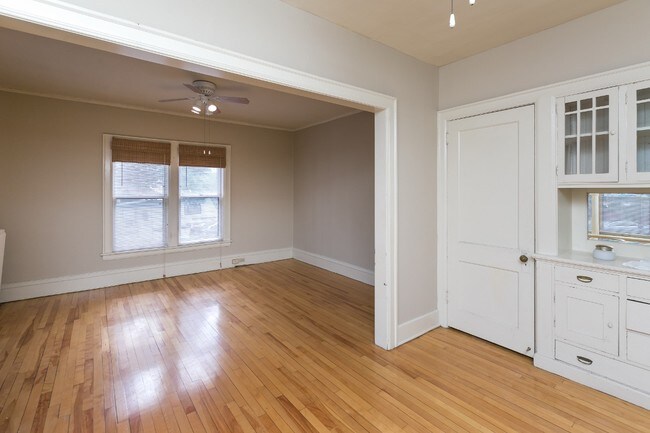 Foto del edificio - First Avenue Apartments