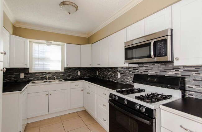 Foto del edificio - 830 E Linda Dr