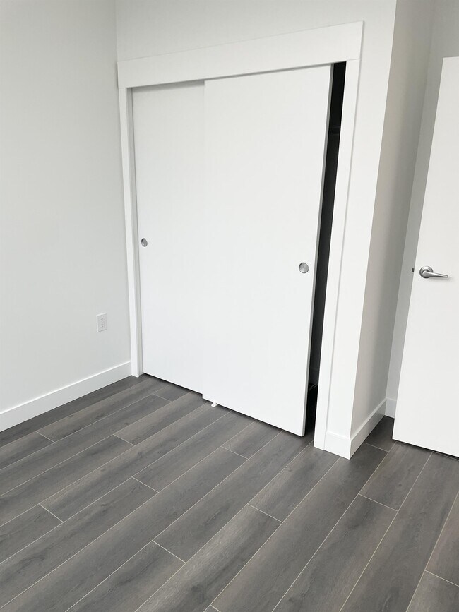 Photo du bâtiment - 8181 Chester St