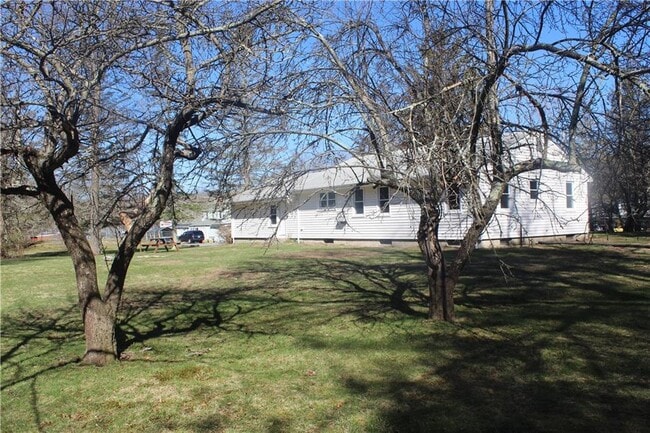 Building Photo - 141 Danielson Pike