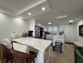 Building Photo - 1717 Ala Wai Blvd