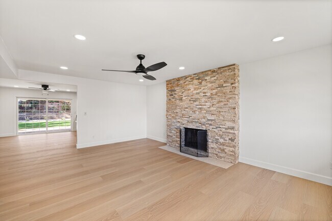 Foto del edificio - 3361 Wichita Falls Ave