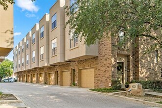 Building Photo - 4225 McKinney Ave