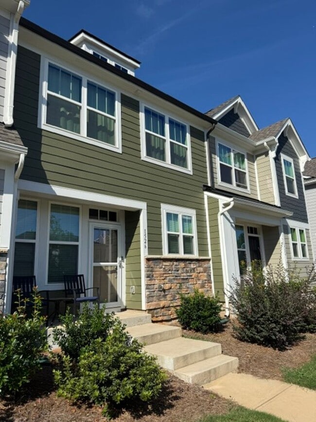 Building Photo - 1526 Cedar Tree Dr