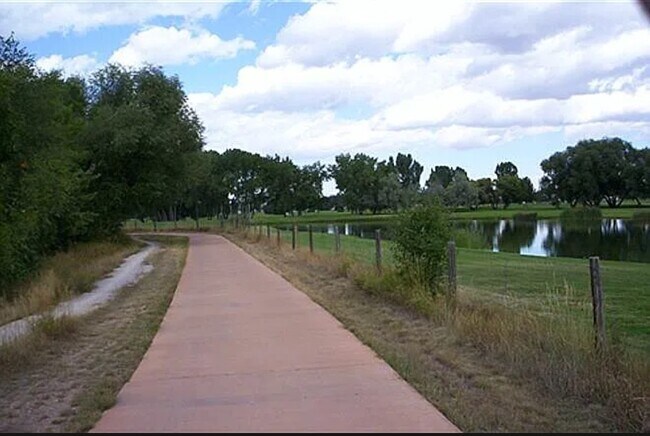 Foto del edificio - 1315 Kirkwood Dr