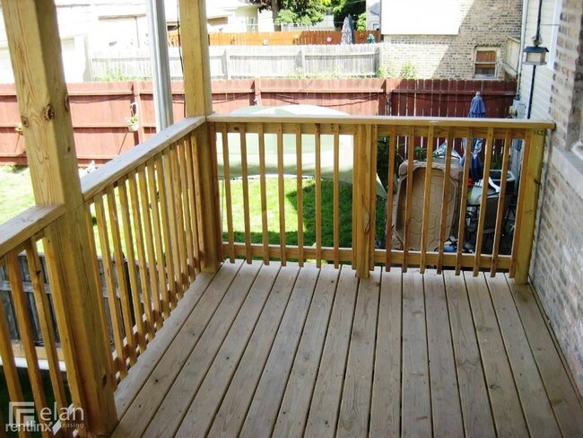 Foto del edificio - 3 br, 1 bath  - 2936 N FAIRFIELD Apt 2 Unit 2