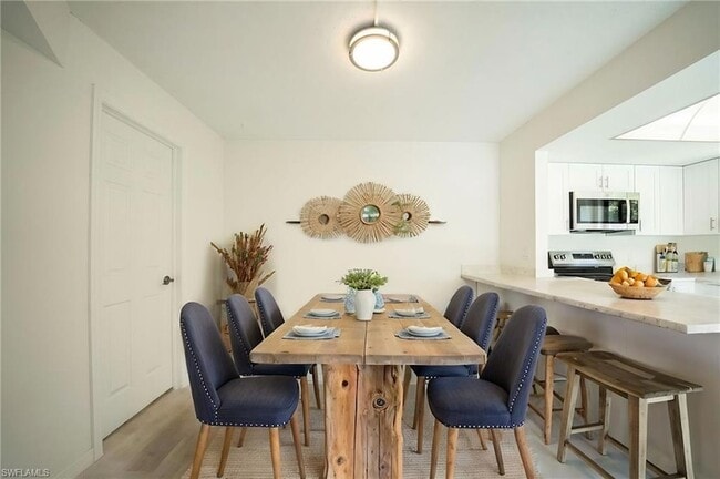 Foto del edificio - 17455 Overhill Dr