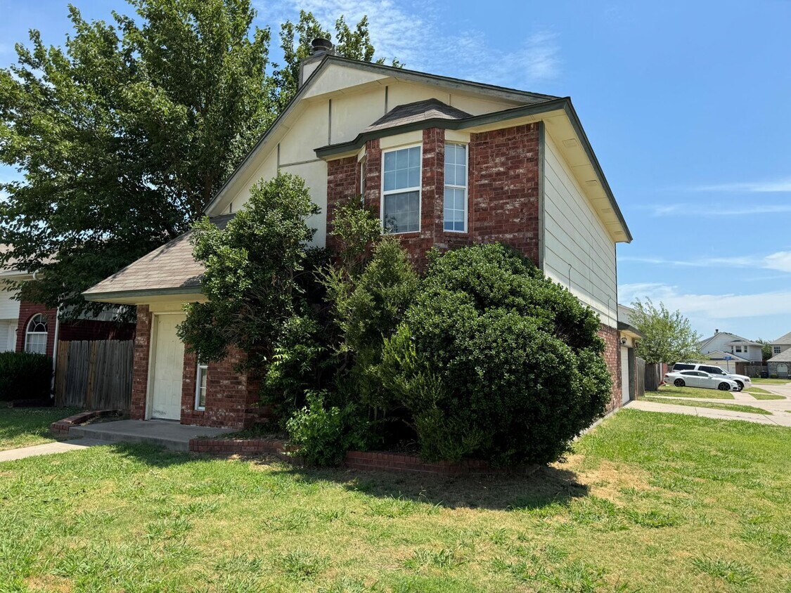 Primary Photo - 4 bed in Moore Schools!