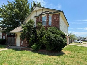 Building Photo - 2618 Briarcliff Dr