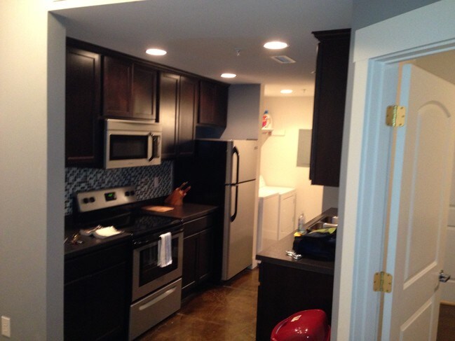 Foto del edificio - 703 N Walnut St