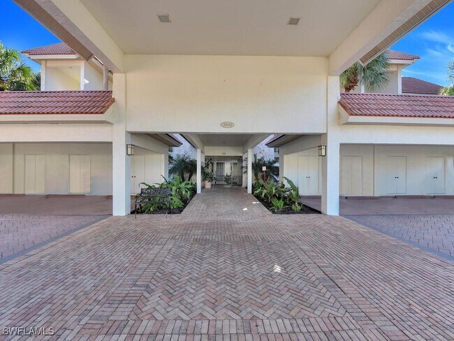 Building Photo - 5930 Via Lugano