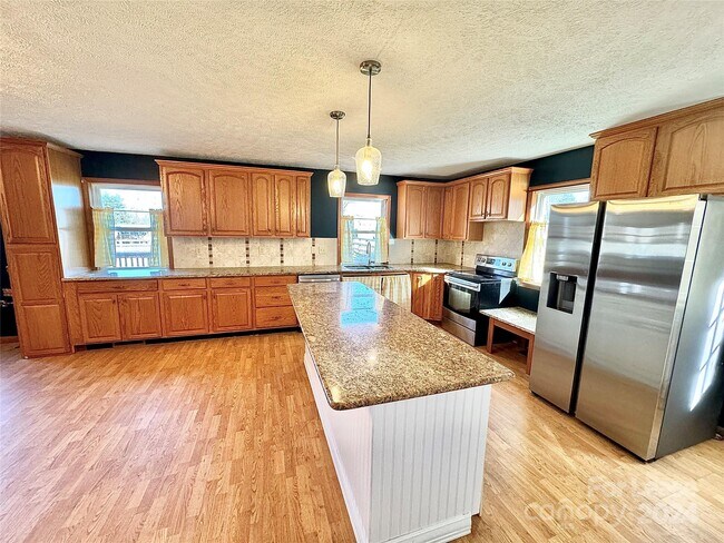 Building Photo - 111 Cardinal Ln