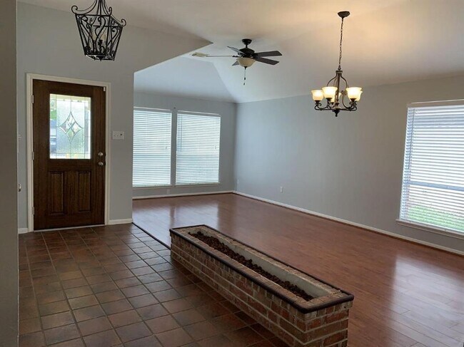 Foto del edificio - 3111 Lazy Brook Dr