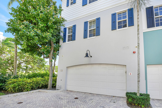 Building Photo - 536 S mallory Cir