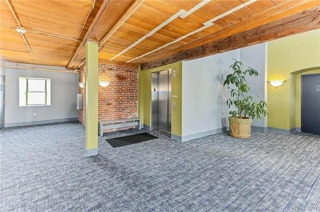 Building Photo - 494 Woonasquatucket Ave