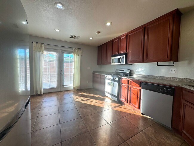 Building Photo - 11087 Deluna St