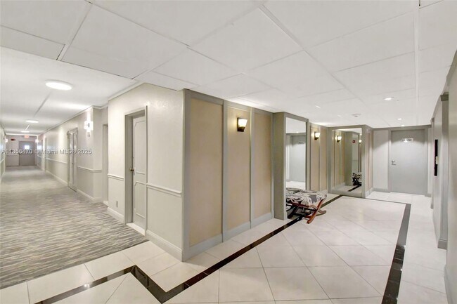 Foto del edificio - 336 N Birch Rd