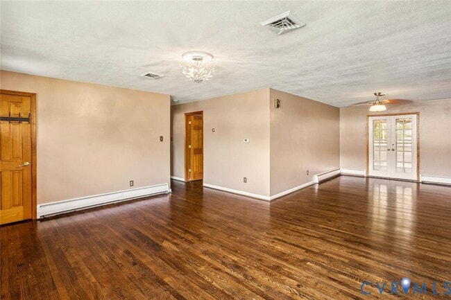 Building Photo - 2407 Birchwood Rd