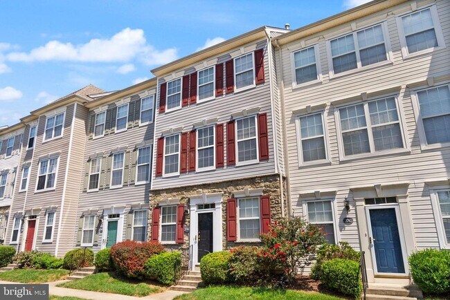 Building Photo - 21764 Dragons Green Square