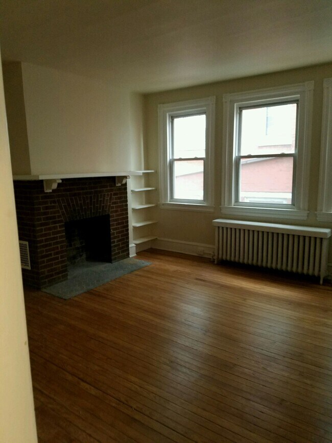 Building Photo - 1612 N Broom St