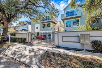 Building Photo - 3011 Houston Ave Building Photo - 3011 Houston Ave