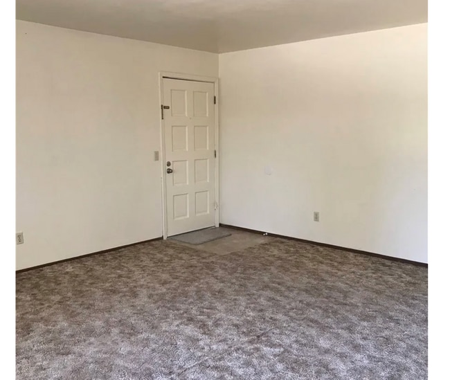 Foto del edificio - 55 Royale Ave