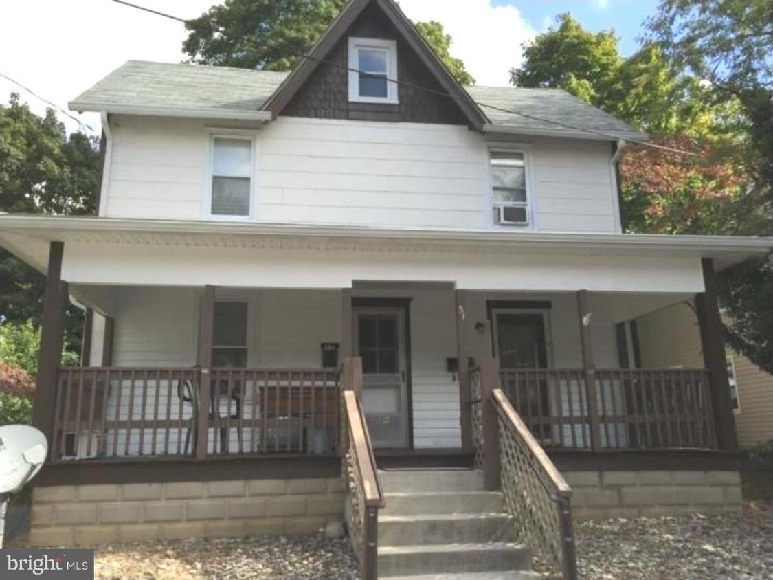 Primary Photo - 31 S Summit Ave