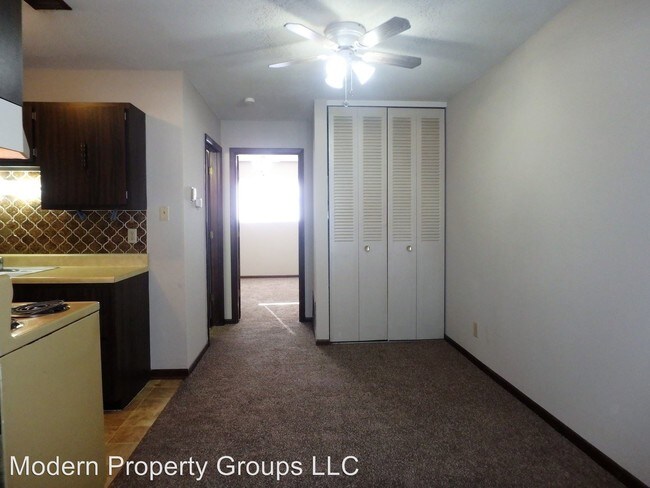 Building Photo - 2300 Sears Ct