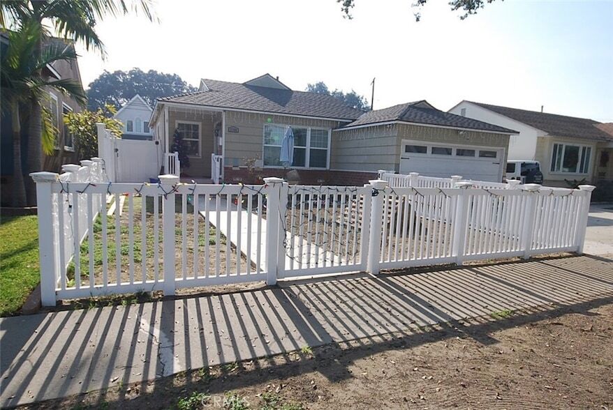 Foto principal - 3708 Michelson St