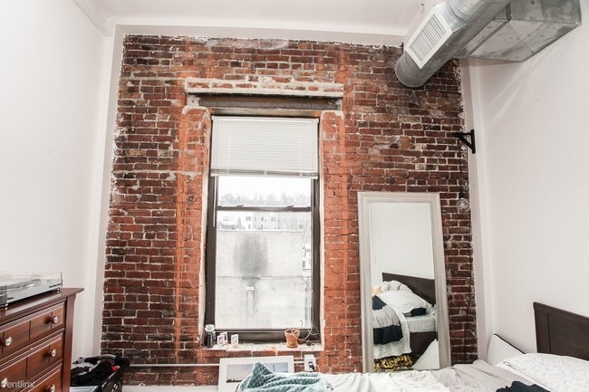 Building Photo - 4368 Cresson St