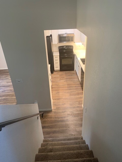 Kitchen - 110 Crabapple Dr