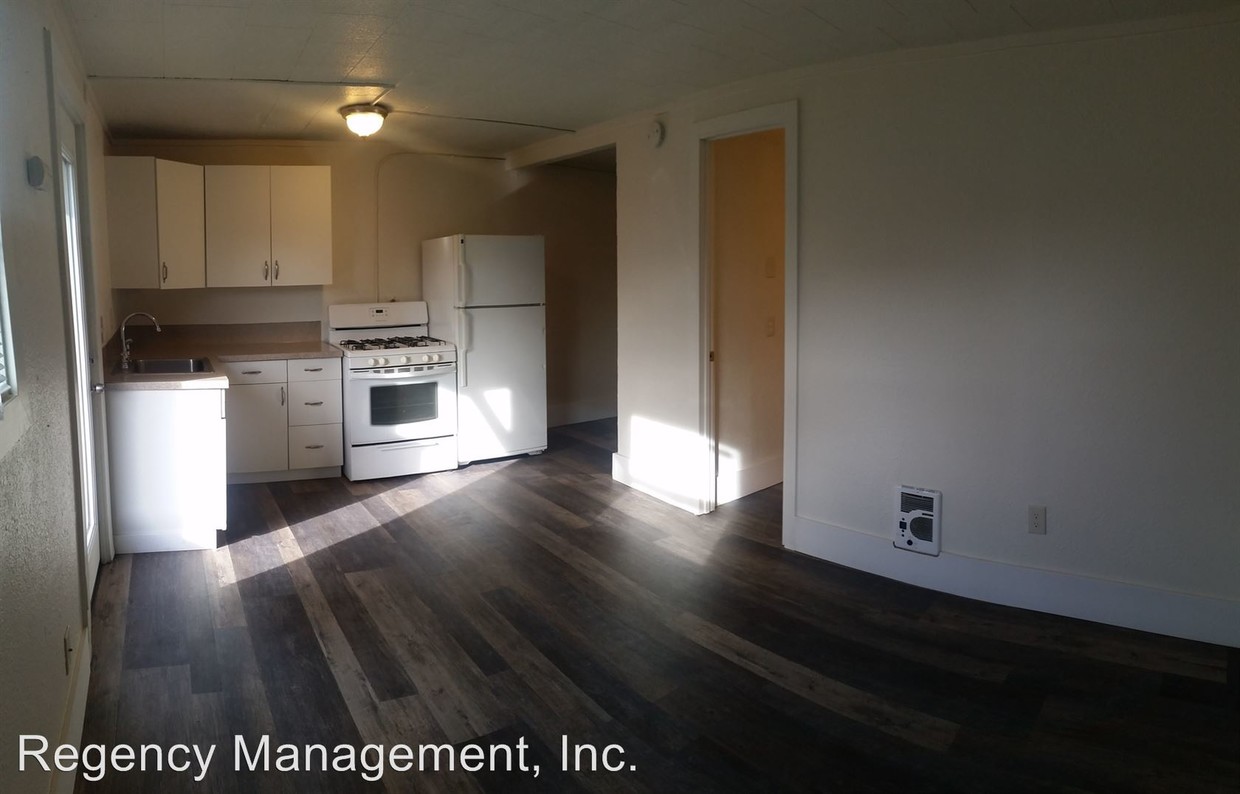 Foto principal - 15919 SE McLoughlin Blvd