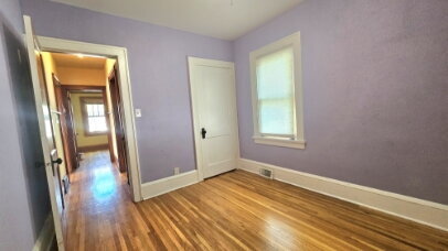 Foto del edificio - Charming 3-Bedroom Minneapolis Home with  Hardwood Floors & 2 Full Baths 11/1/2026