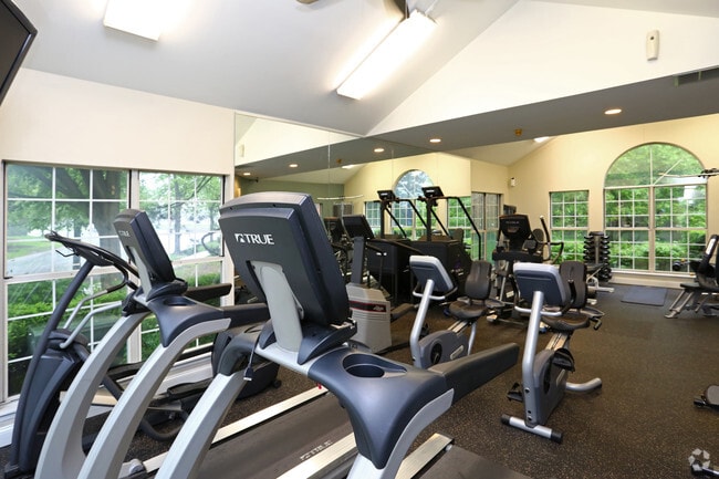 Foto del edificio - The Green At Chevy Chase Apartments