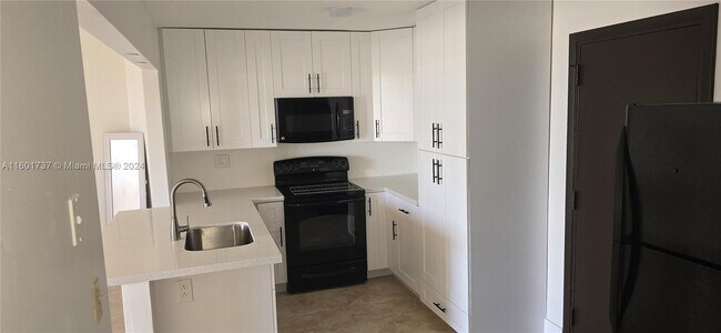 Foto del edificio - 13951 Kendale Lakes Cir