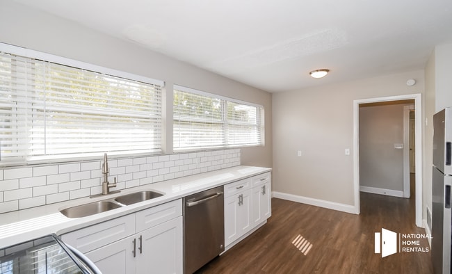 Building Photo - 4891 Brighton Dr